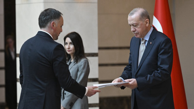 cumhurbaskani-erdogana-buyukelcilerden-guven-mektubu-Tv1EmJYs.jpeg